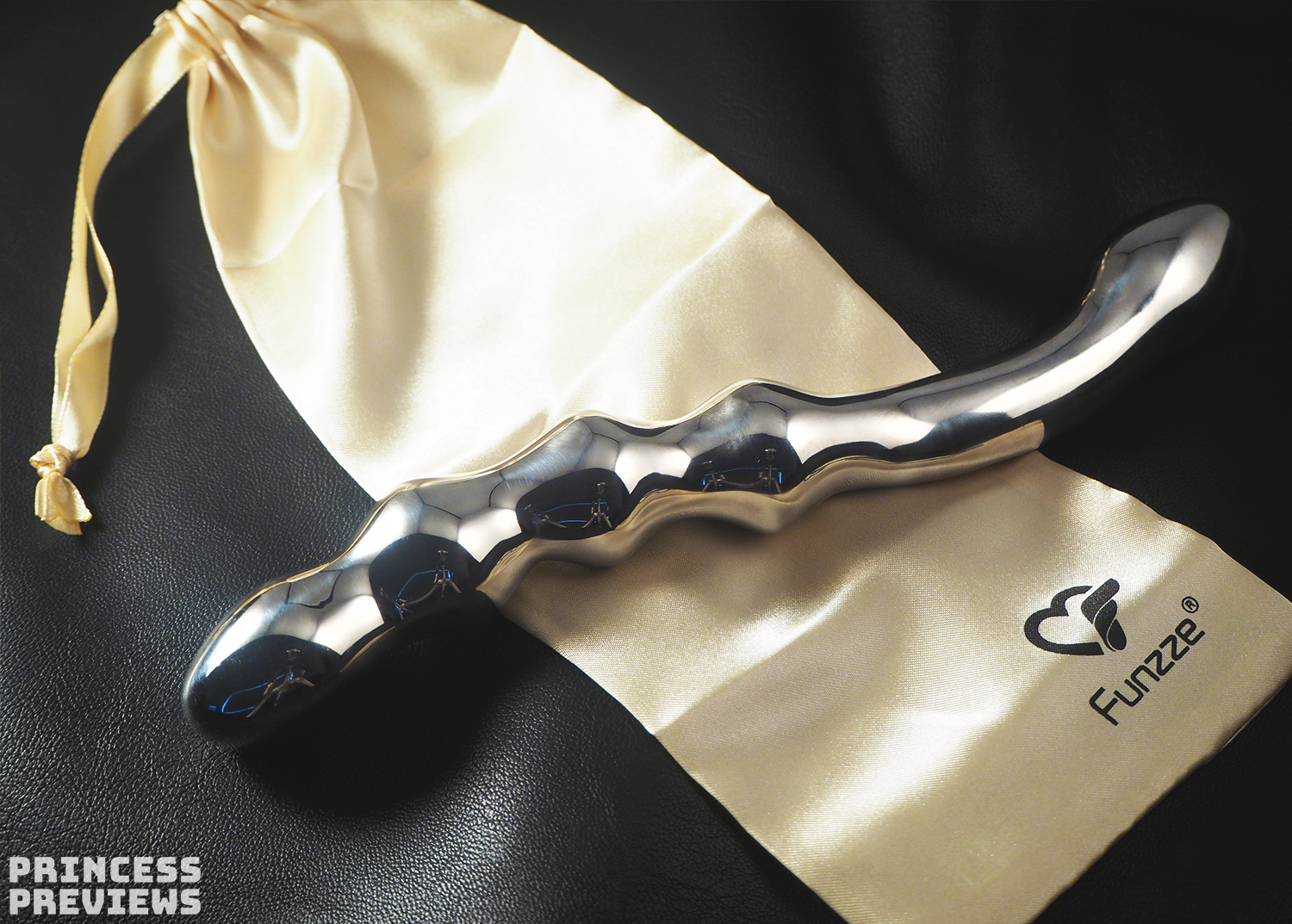 Funzze Stainless Steel Beaded Dildo with storage bag